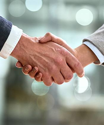 Optimale mobiliteit voor verkopers  close up of a handshake